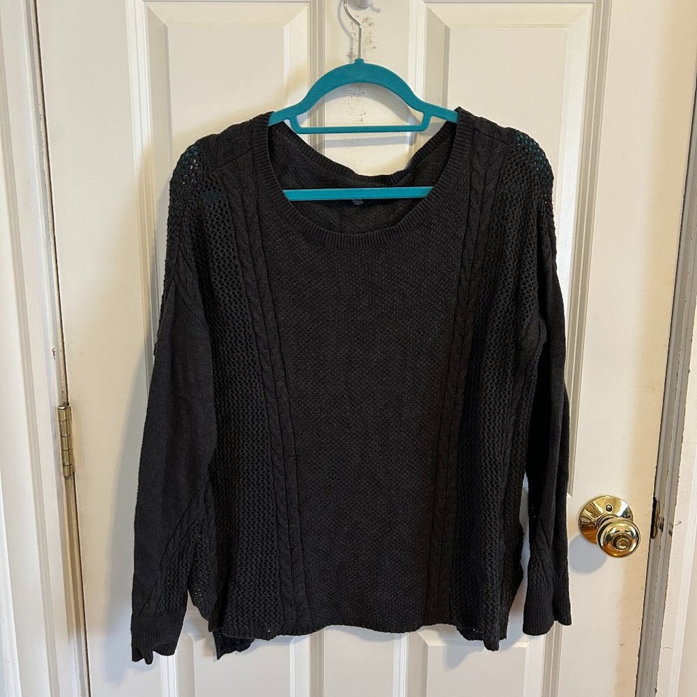 American Eagle Black Sweater | Size Medium